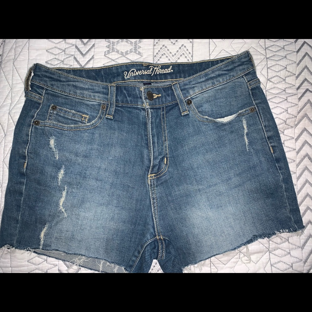 Universal Thread Boyfriend Shorts - Euc - image 1